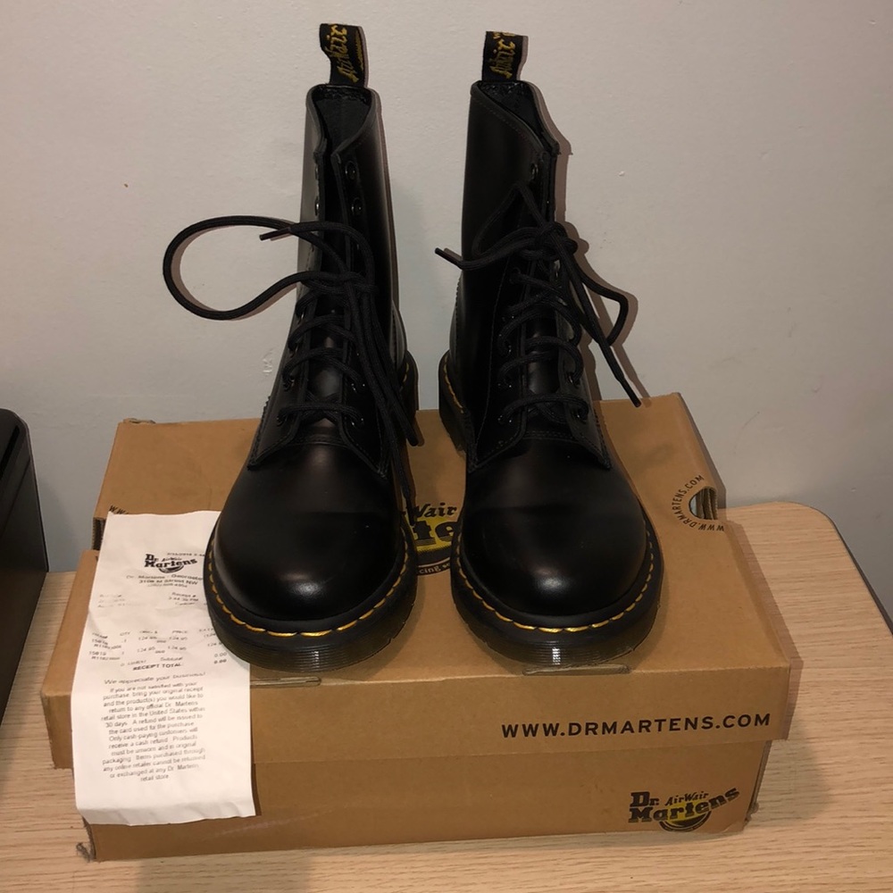 NEW DR.MARTENS NEVER WORN !